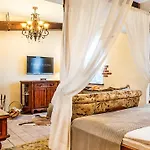 Frederic Koklen Boutique 4*