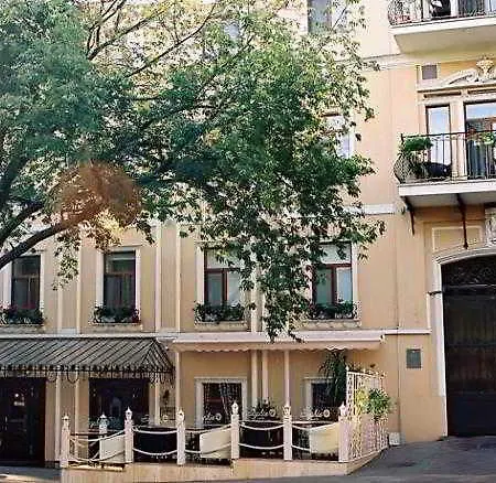 Frederic Koklen Boutique