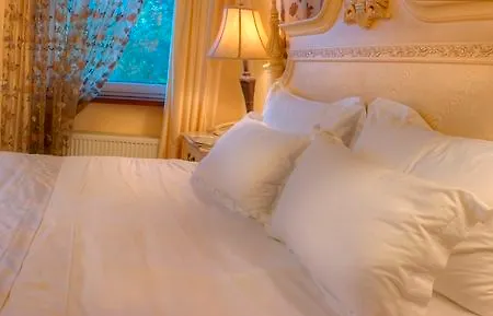 Frederic Koklen Boutique 4*