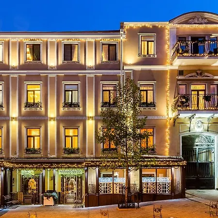 Frederic Koklen Boutique 4*