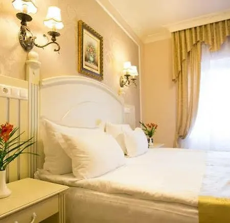 Frederic Koklen Boutique