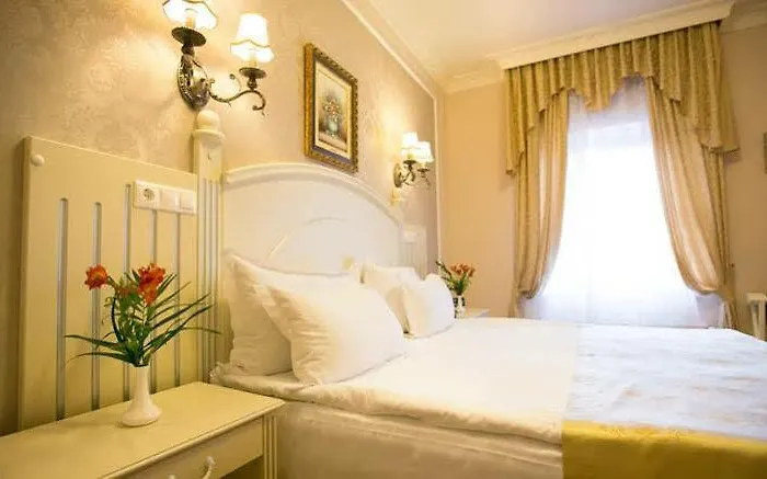 Frederic Koklen Boutique