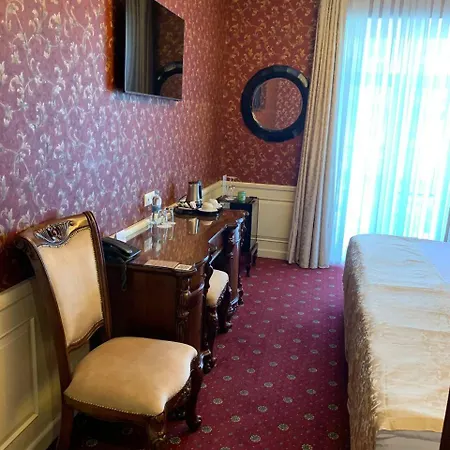 Frederic Koklen Boutique 4*