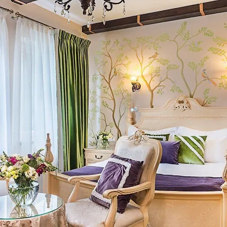 Frederic Koklen Boutique 4*
