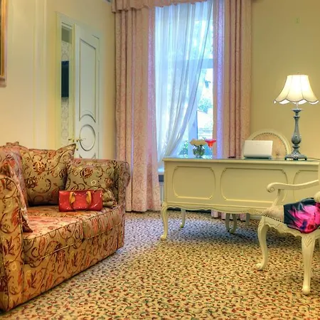 Frederic Koklen Boutique Hotel 4*