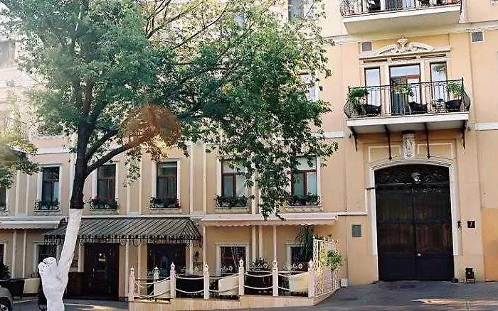 Frederic Koklen Boutique